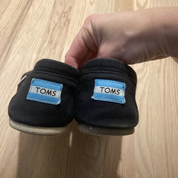 Toms Black Slip-ons - Picture 2 of 5